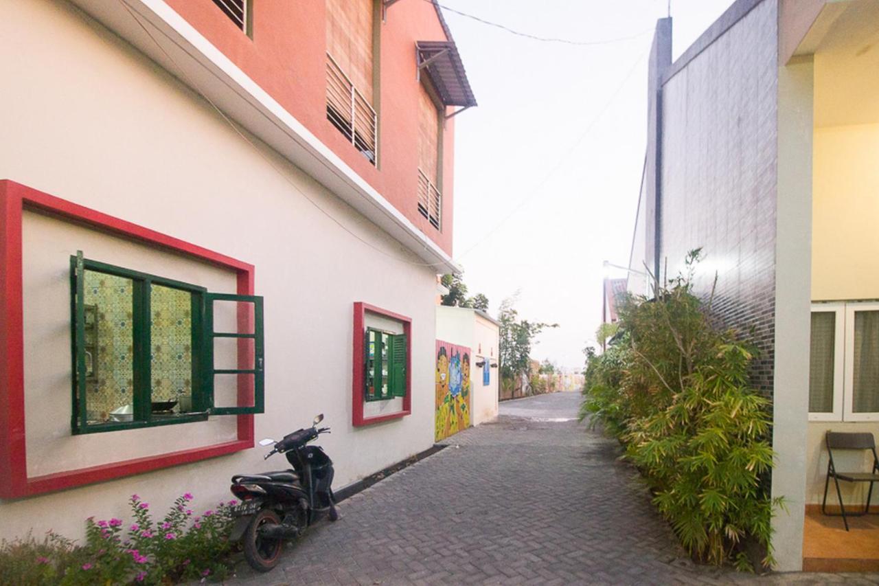 Reddoorz Plus Syariah Near Alun Alun Sampang Sampang  Екстериор снимка