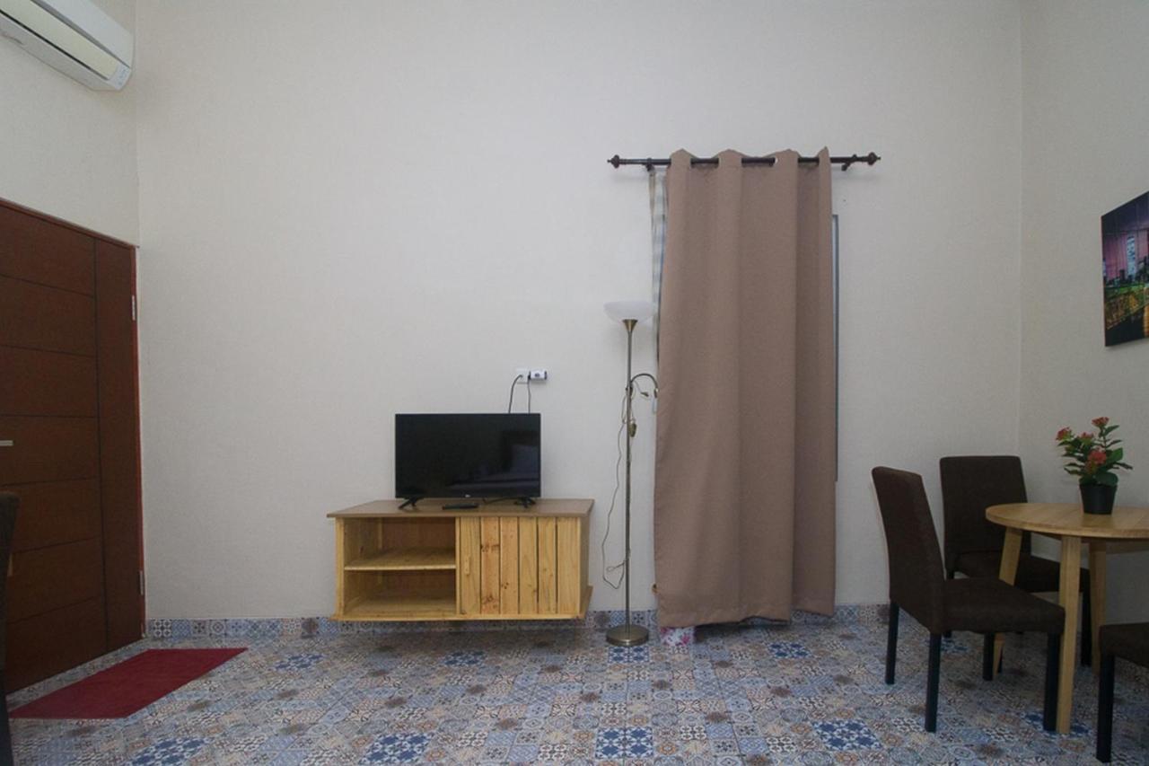 Reddoorz Plus Syariah Near Alun Alun Sampang Sampang  Екстериор снимка