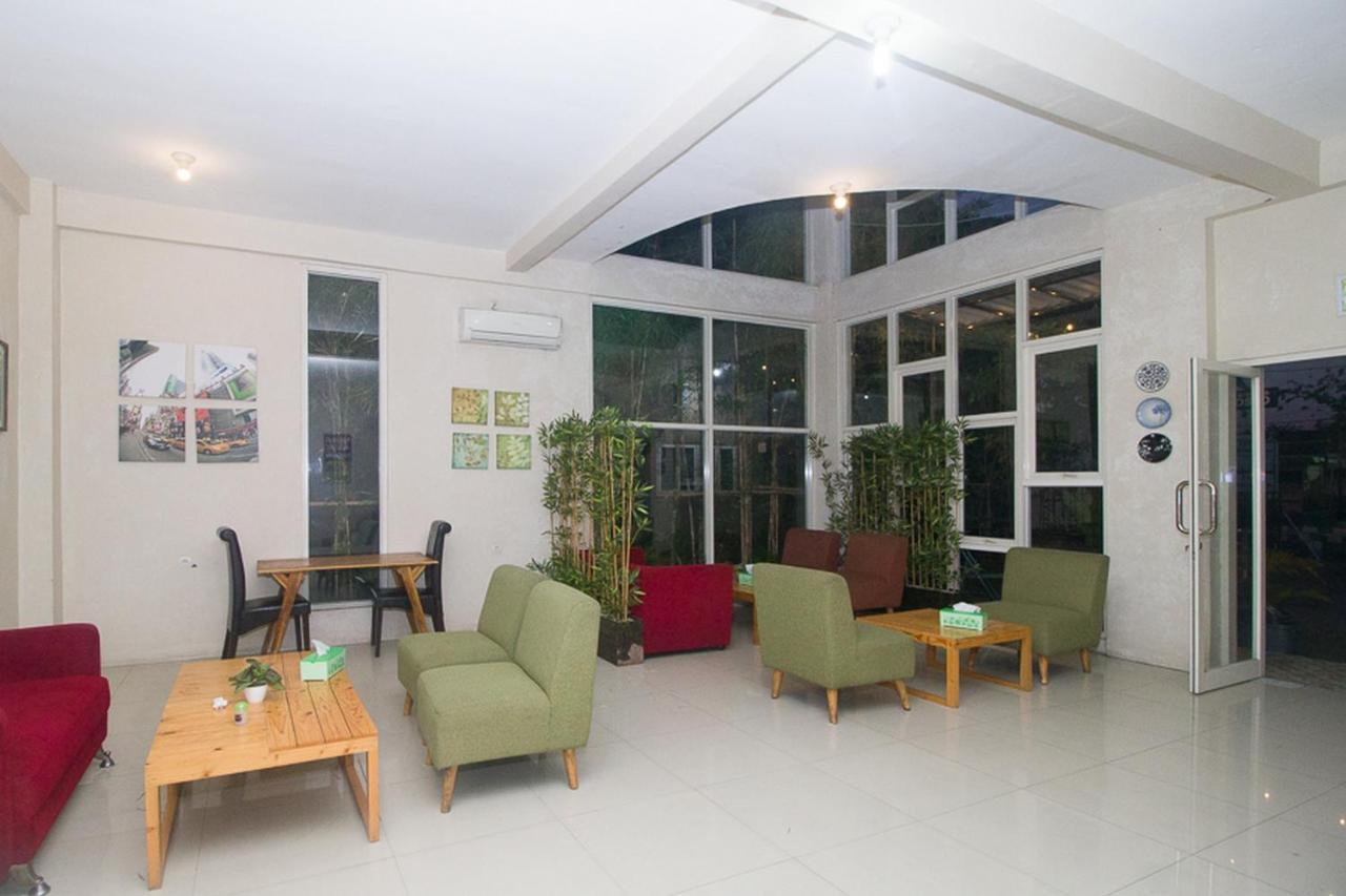Reddoorz Plus Syariah Near Alun Alun Sampang Sampang  Екстериор снимка