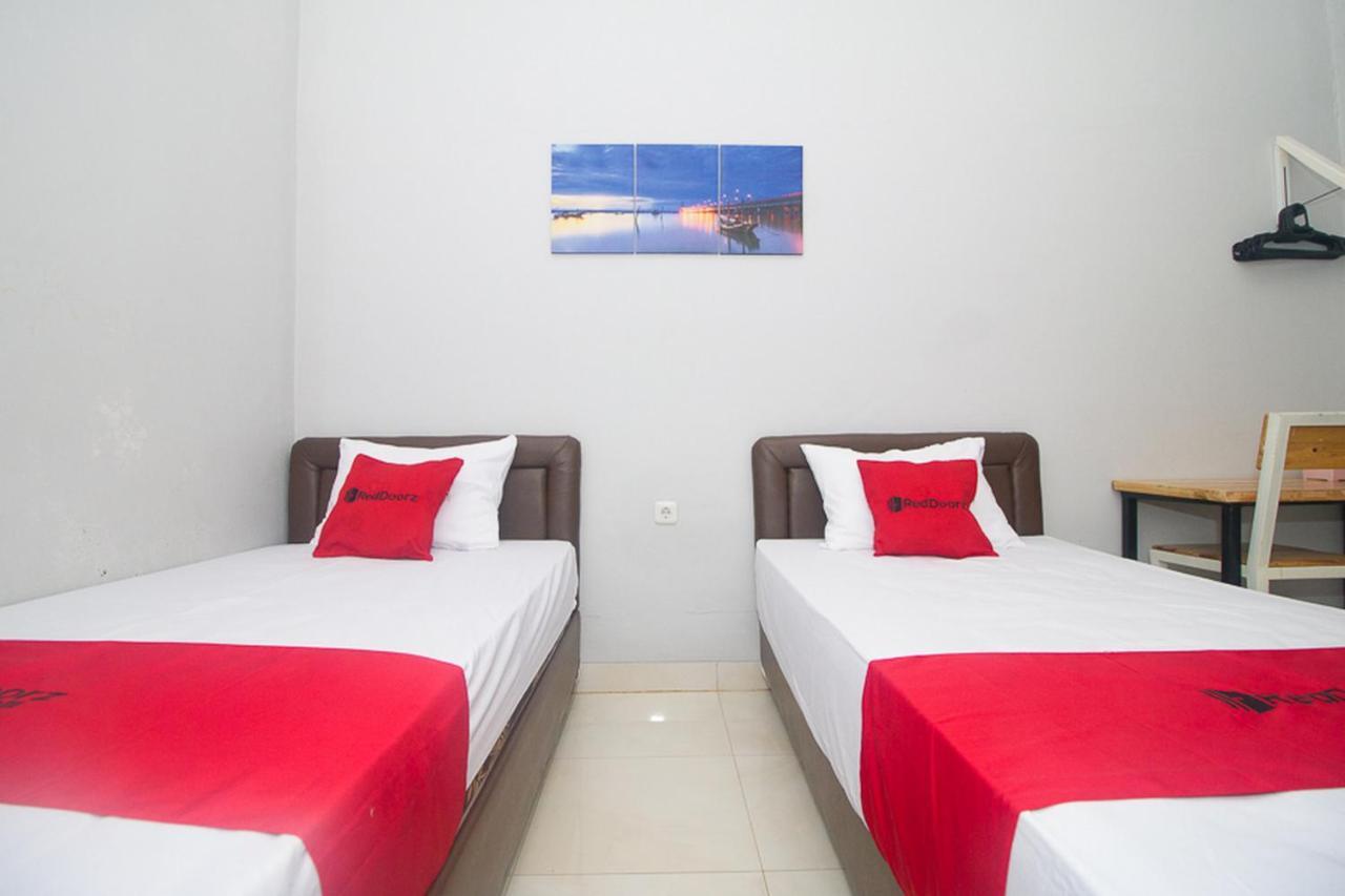 Reddoorz Plus Syariah Near Alun Alun Sampang Sampang  Екстериор снимка