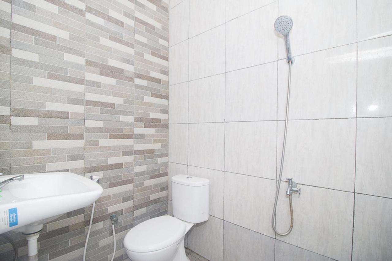 Reddoorz Plus Syariah Near Alun Alun Sampang Sampang  Екстериор снимка