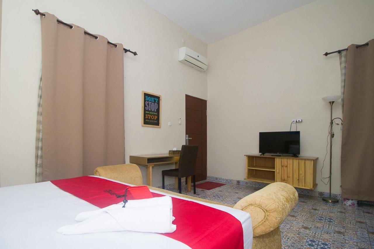 Reddoorz Plus Syariah Near Alun Alun Sampang Sampang  Екстериор снимка