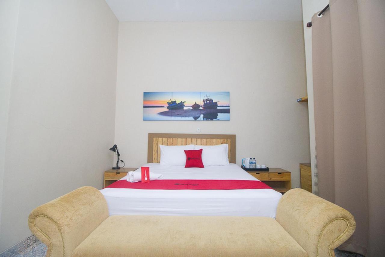Reddoorz Plus Syariah Near Alun Alun Sampang Sampang  Екстериор снимка