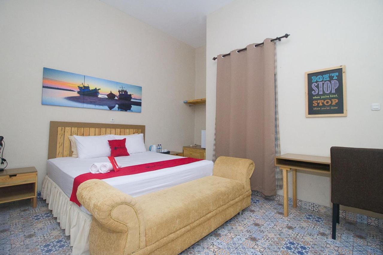 Reddoorz Plus Syariah Near Alun Alun Sampang Sampang  Екстериор снимка