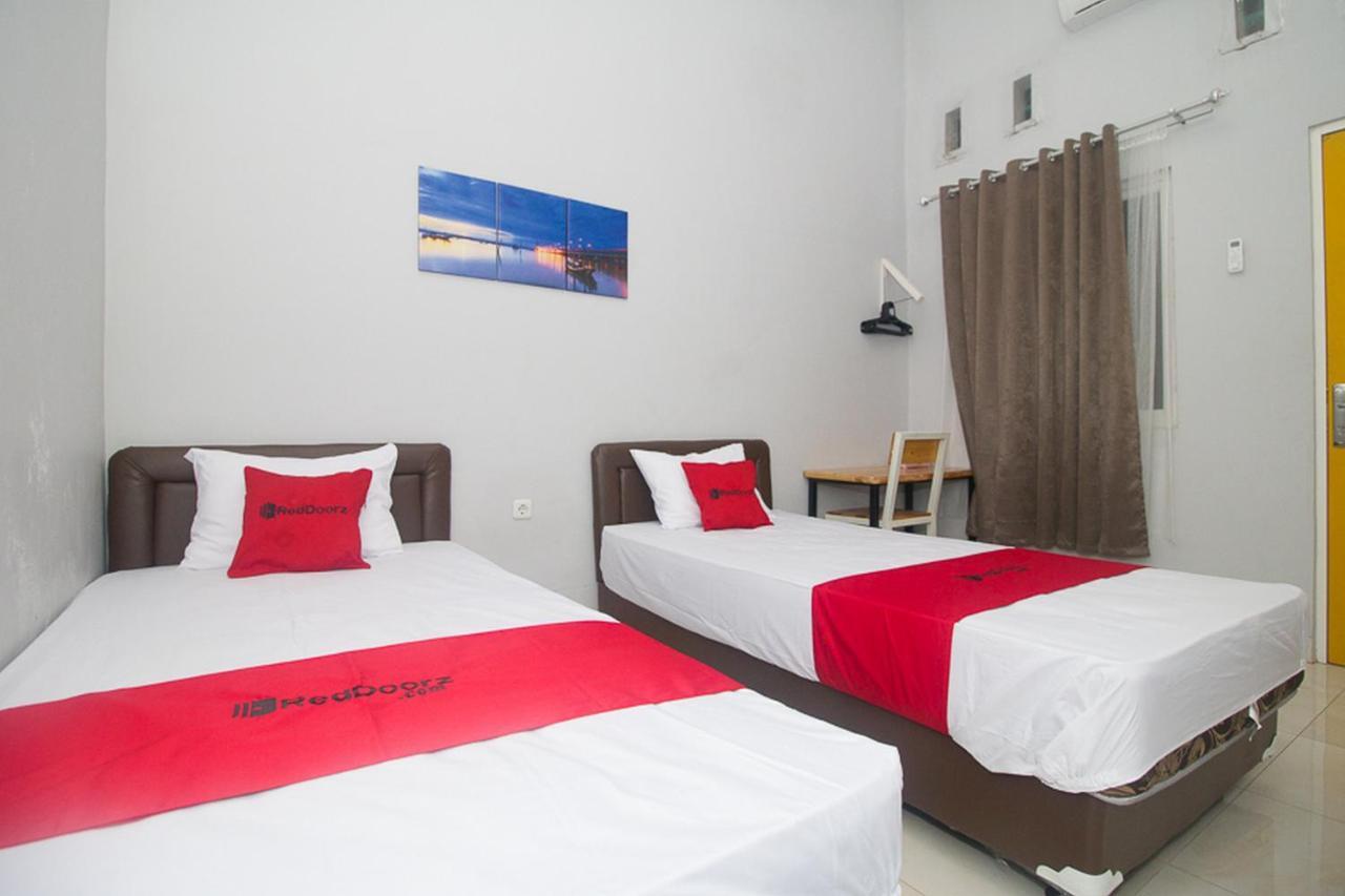 Reddoorz Plus Syariah Near Alun Alun Sampang Sampang  Екстериор снимка